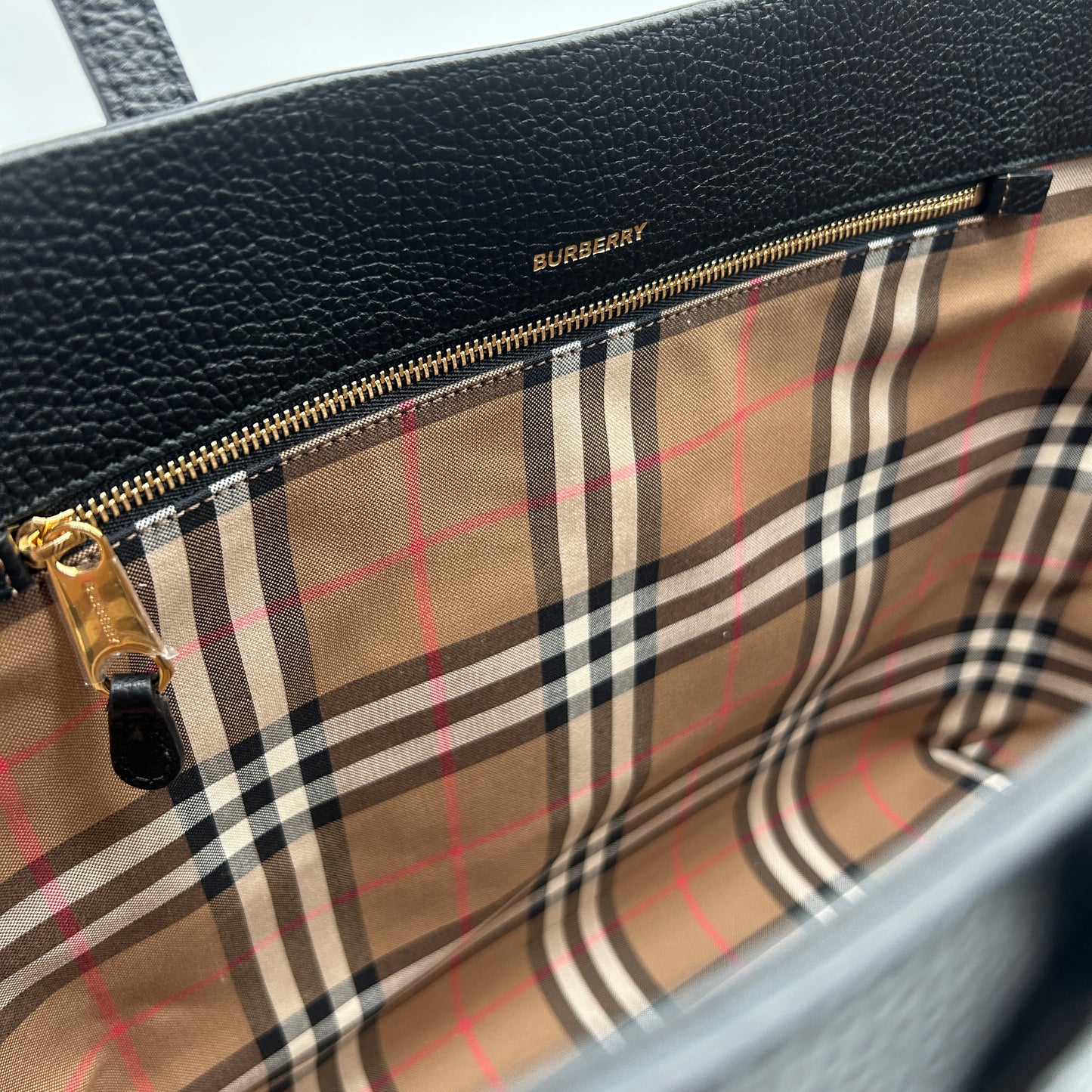 Burberry Shopper