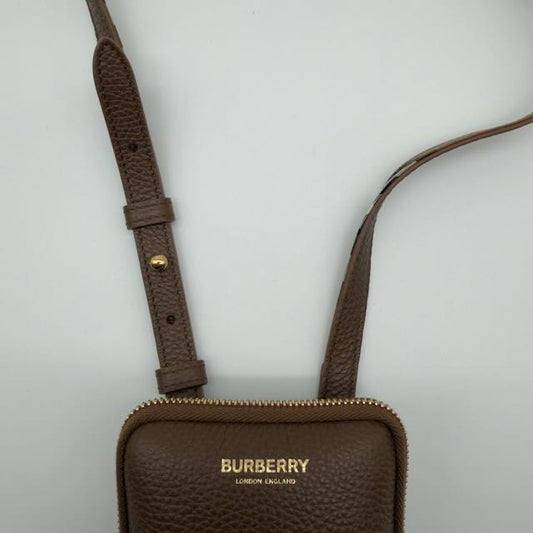 Handytasche aus genarbtem Kalbsleder