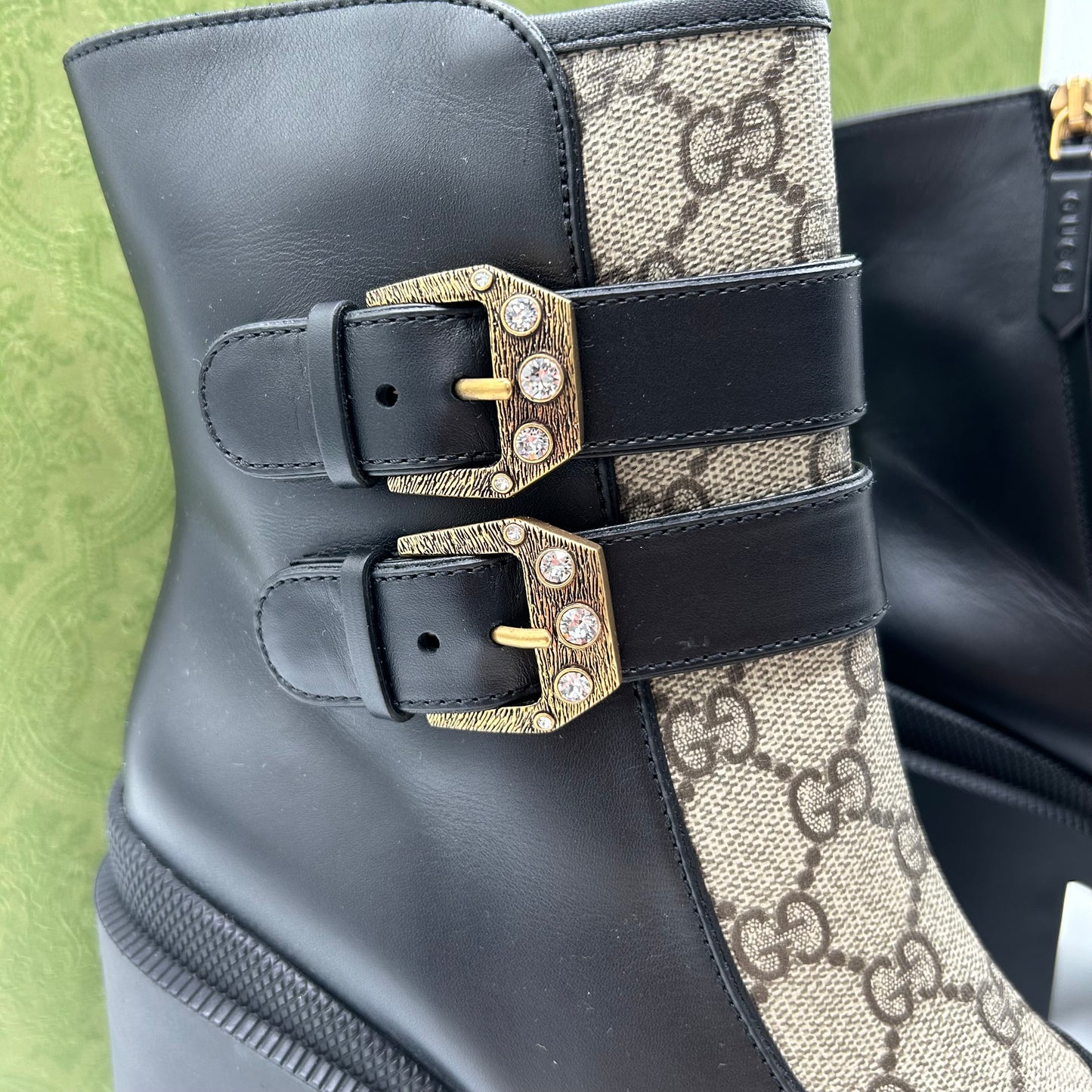 Gucci Buckles Ankle Boots Black Gr. 38