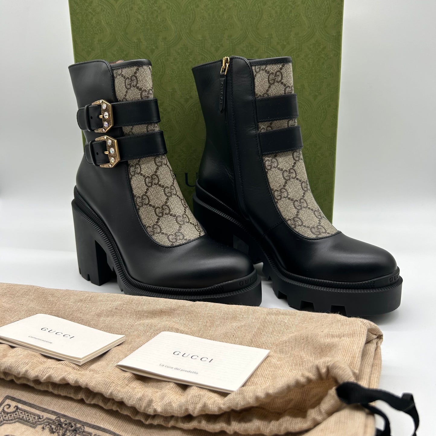 Gucci Buckles Ankle Boots Black Gr. 38