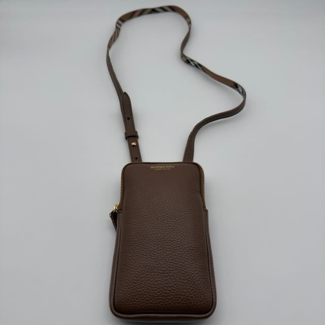 Handytasche aus genarbtem Kalbsleder