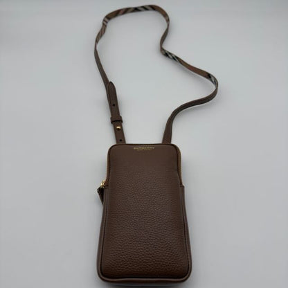 Handytasche aus genarbtem Kalbsleder