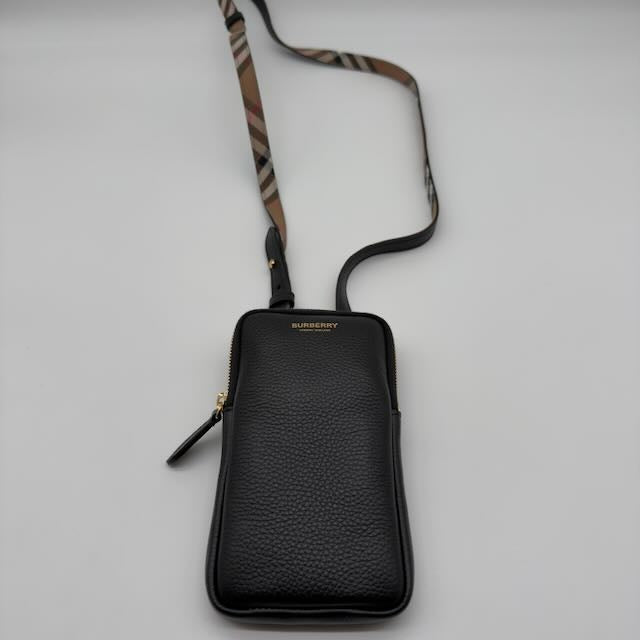 Handytasche aus genarbtem Kalbsleder