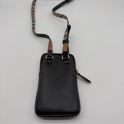 Handytasche aus genarbtem Kalbsleder