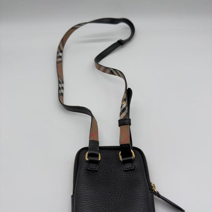 Handytasche aus genarbtem Kalbsleder