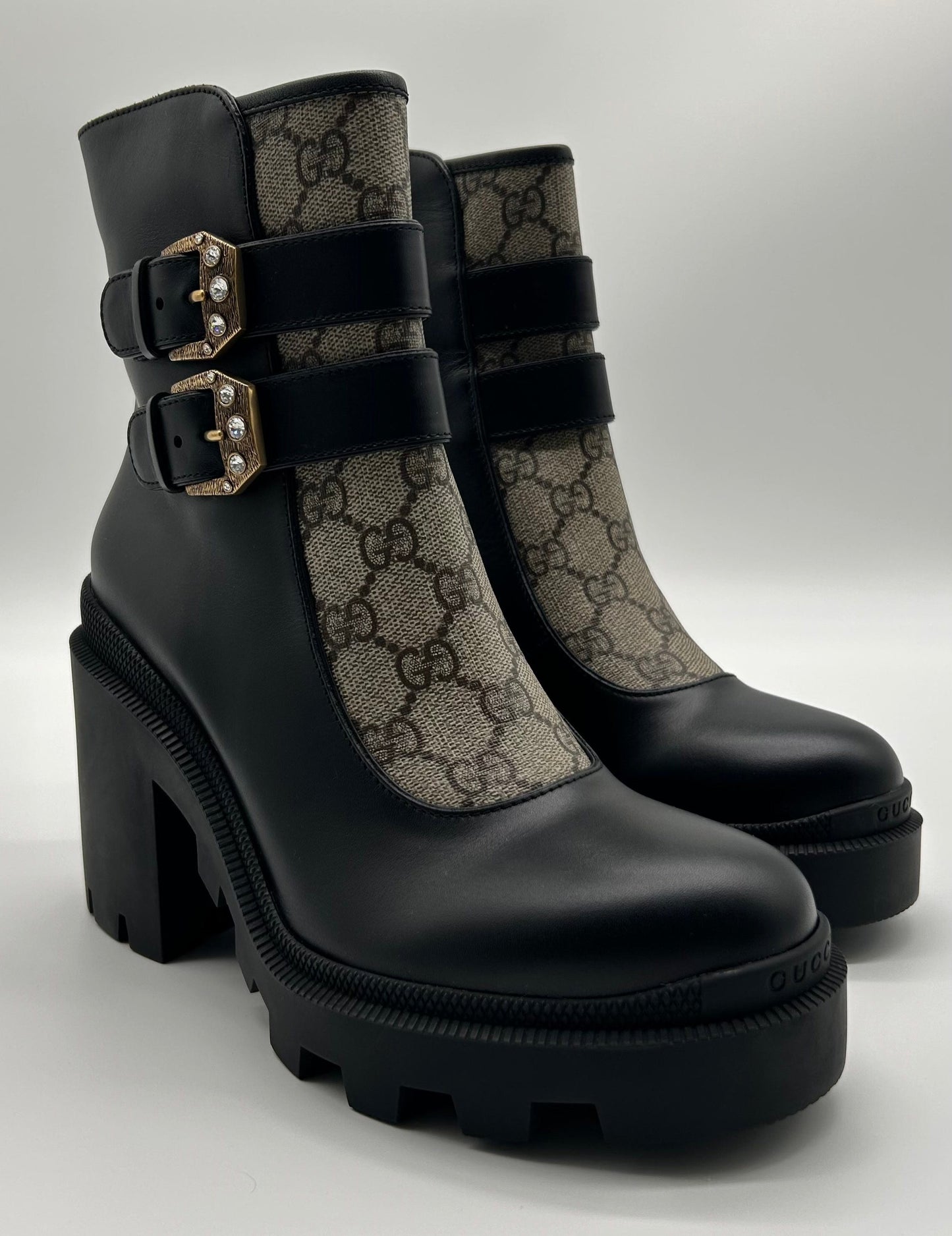 Gucci Buckles Ankle Boots Black Gr. 38